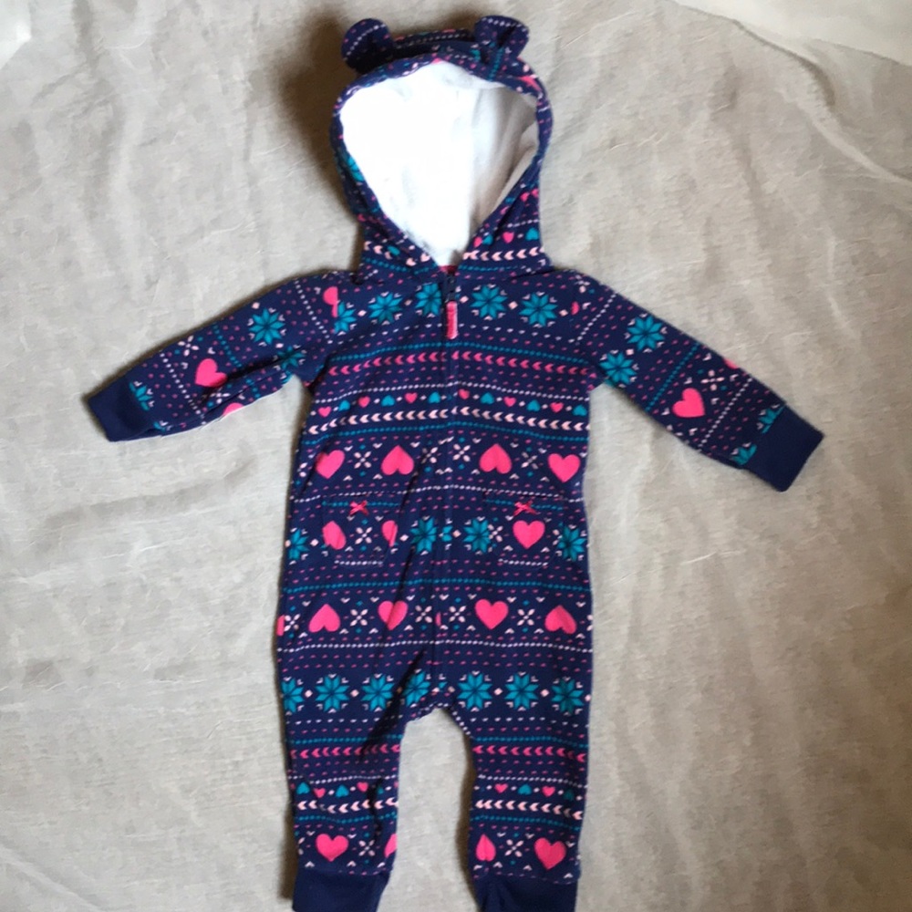 Carter’s Baby girl hooded fleece onesie 6 month